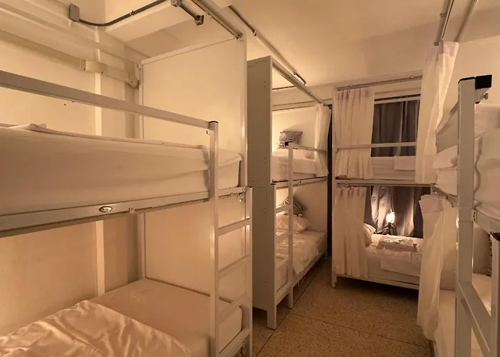 Twenty Two Place Beds Sukhumvit 22 2*