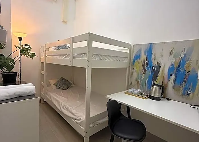 Twenty Two Place Beds Sukhumvit 22 Hotel
